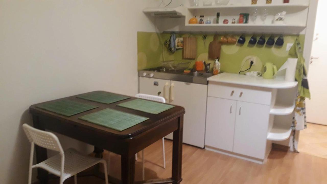 Kawalerka Na Starym Zoliborzu Apartamento Varsóvia Exterior foto